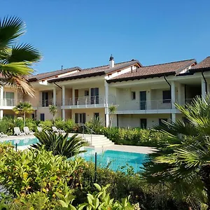 https://luxury-apartments-beauty-gardens.it-lombardy.com